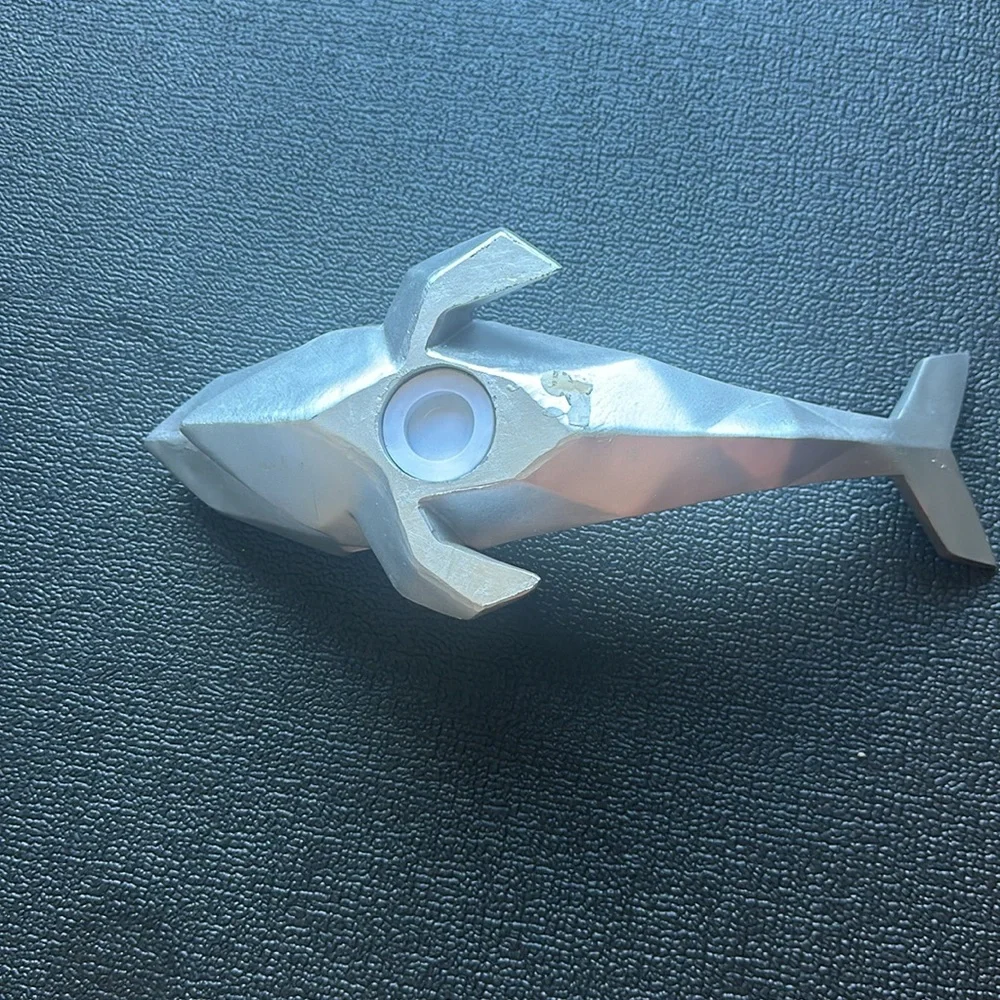 Silver Fish Decor with Sleek Origami Design